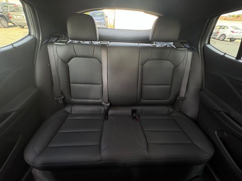 Used 2025 Buick Envista Sport Touring image 37