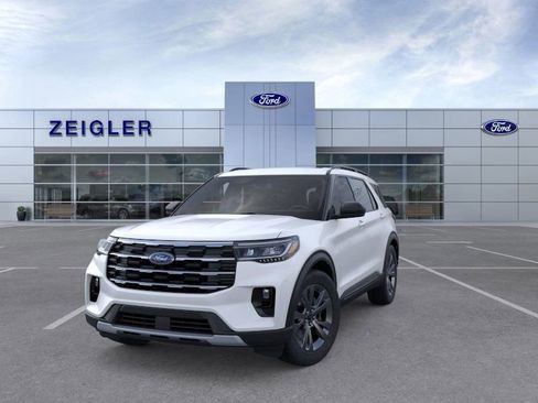 New 2026 Ford Explorer Active w/ Active Comfort Package image 2