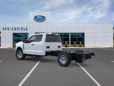 New 2025 Ford F350 XL w/ XL Chrome Package image 4