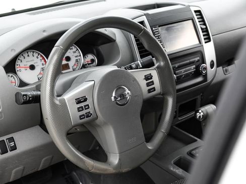 Used 2019 Nissan Frontier Desert Runner RWD image 12