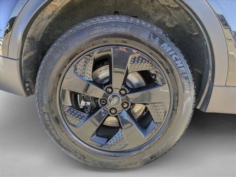 Certified 2022 Land Rover Discovery Sport S image 23