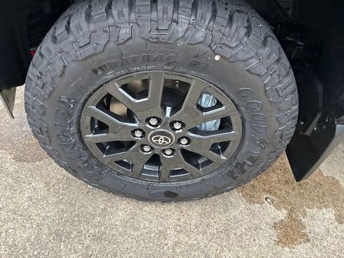 New 2026 Toyota 4Runner SR5 AWD/4WD image 32
