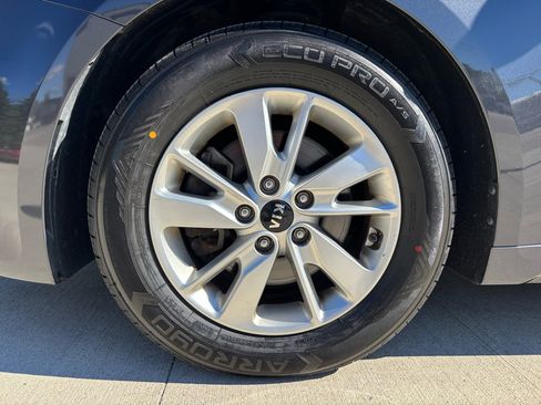 Used 2017 Kia Optima LX image 29