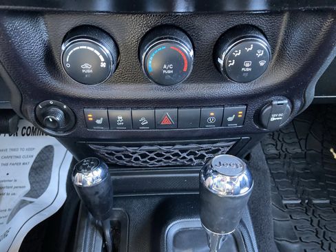 Used 2016 Jeep Wrangler Unlimited Sport image 21