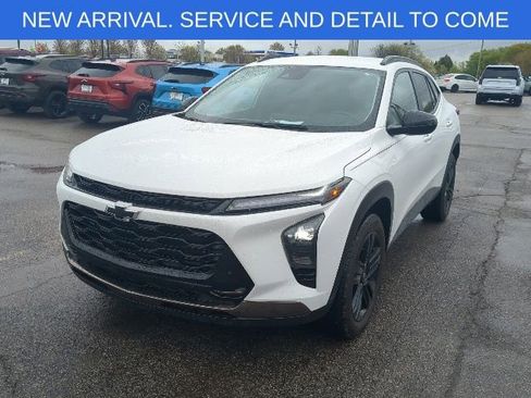 Used 2025 Chevrolet Trax ACTIV w/ Driver Confidence Package FWD image 11