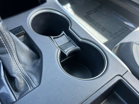 Used 2015 Toyota Camry SE w/ Moonroof Package image 31