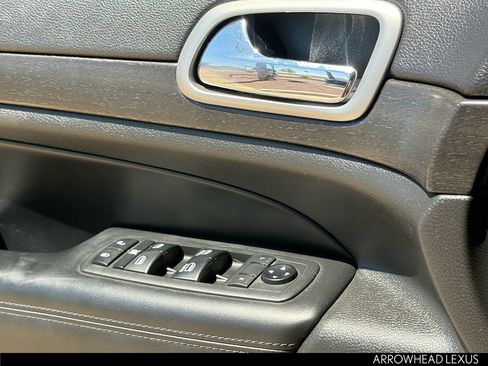 Used 2018 Jeep Grand Cherokee Altitude RWD image 22