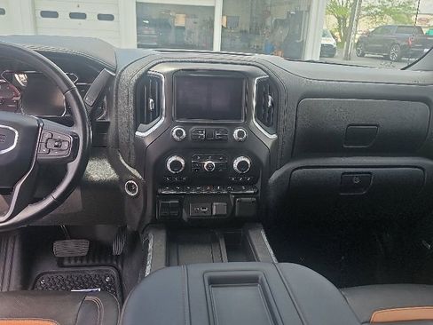 Used 2021 GMC Sierra 1500 AT4 w/ AT4 Value Package AWD/4WD image 16