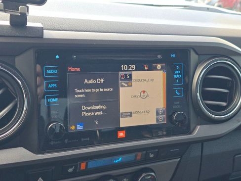 Used 2019 Toyota Tacoma TRD Off-Road image 38