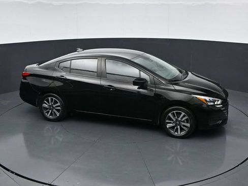 Used 2025 Nissan Versa SV FWD image 32