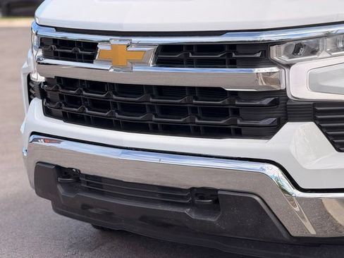 Used 2025 Chevrolet Silverado 1500 LT w/ Convenience Package II AWD/4WD image 6