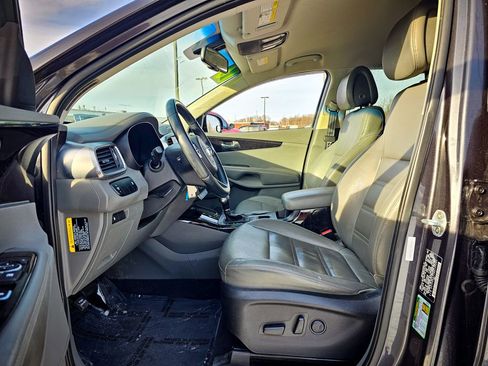Used 2016 Kia Sorento EX image 12
