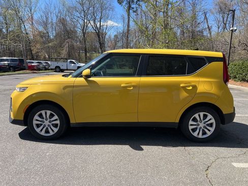 Used 2020 Kia Soul LX image 3