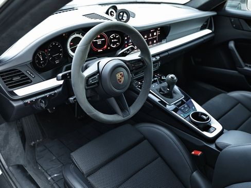 Used 2024 Porsche 911 Carrera T image 4