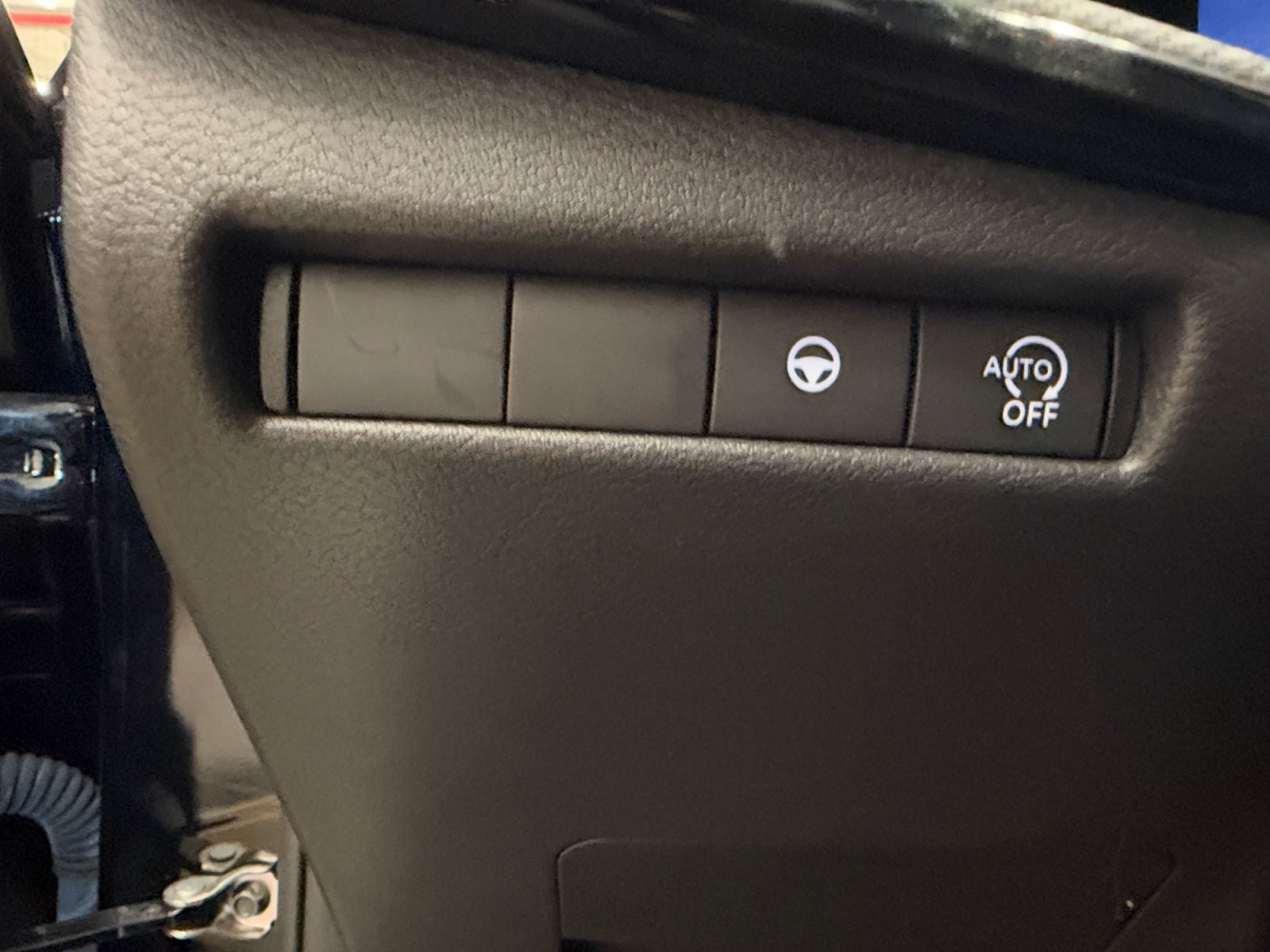 Used 2026 Nissan Kicks SR FWD image 25