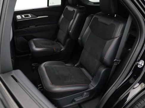 Used 2025 Ford Explorer ST AWD/4WD image 10