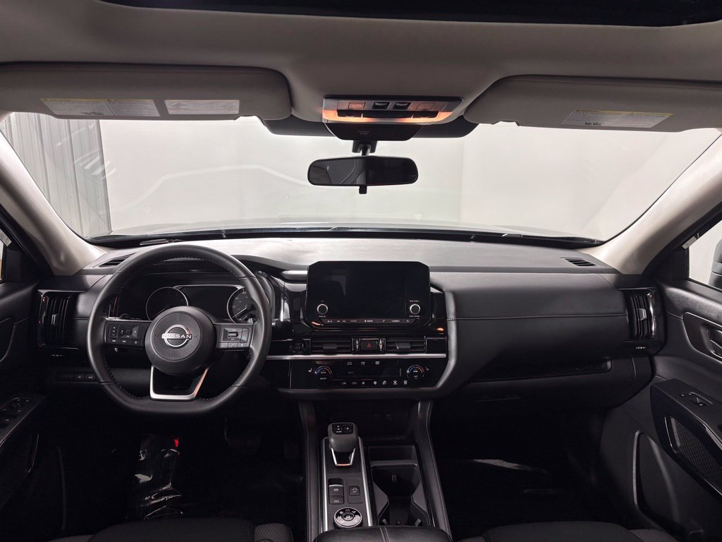 Used 2025 Nissan Pathfinder SV w/ SV Premium Package AWD/4WD image 22