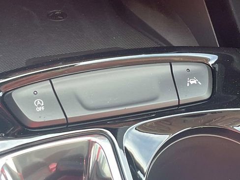 New 2026 Chevrolet Trax LT w/ Sunroof Package image 22