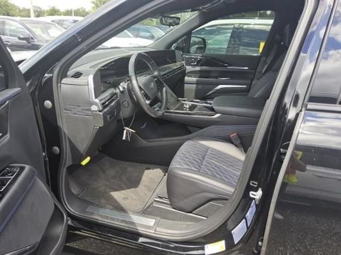Used 2026 Cadillac Escalade IQL Sport 1 AWD/4WD image 6