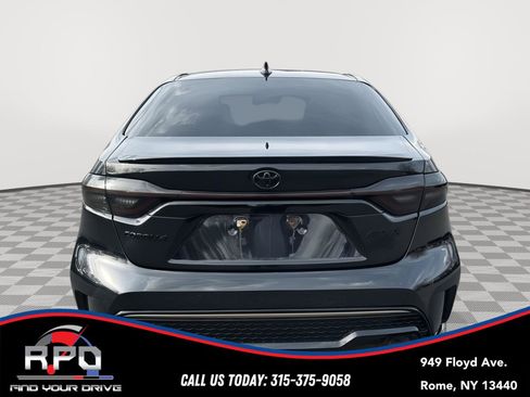 Used 2022 Toyota Corolla SE w/ Carpet Mat Package (TMS) image 3