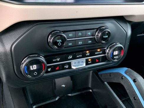 Used 2023 Ford Bronco Wildtrak AWD/4WD image 29