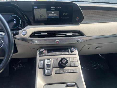 Used 2021 Hyundai Palisade Limited w/ Winter Package FWD image 16