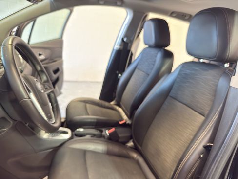 Used 2016 Buick Encore Convenience FWD image 14