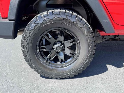 Used 2015 Jeep Wrangler Unlimited Sport w/ Quick Order Package 24S AWD/4WD image 58