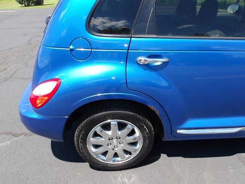 Used 2006 Chrysler PT Cruiser Limited FWD image 32