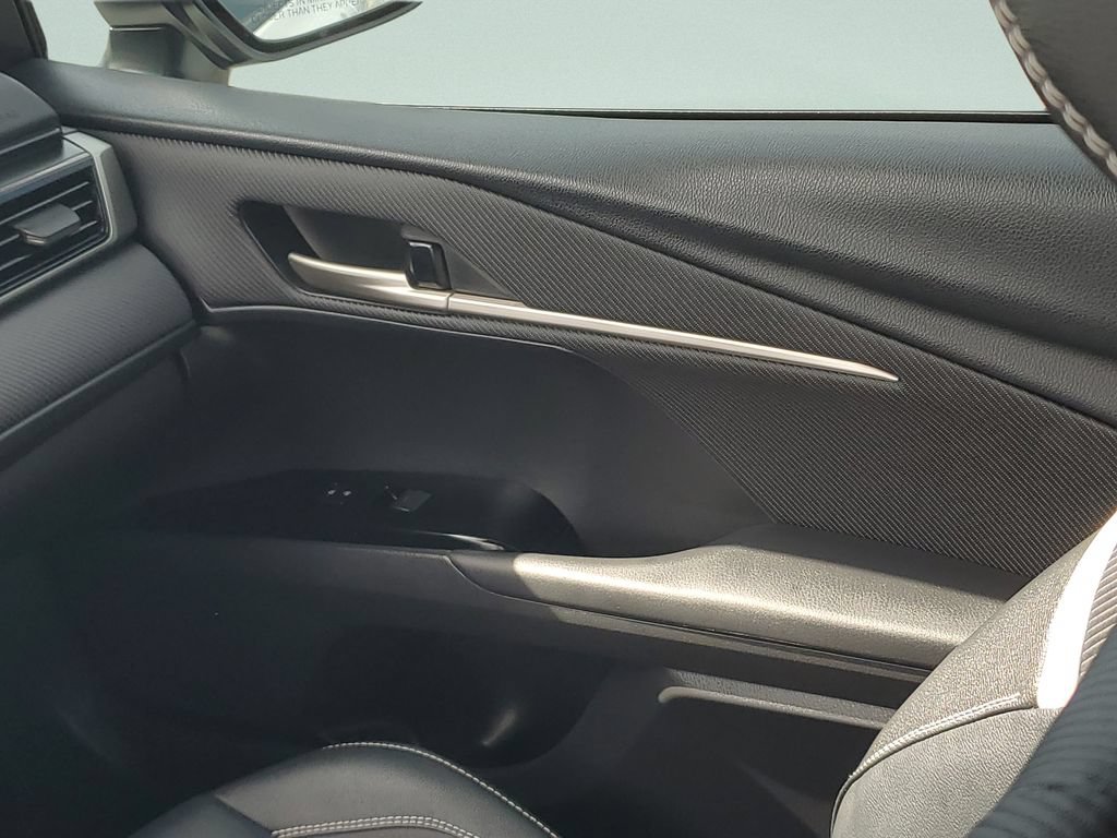 Used 2025 Toyota Camry SE w/ Convenience Package FWD image 13