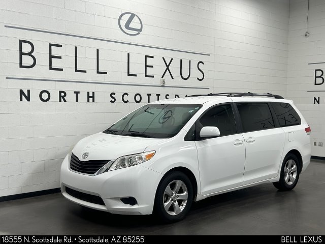 Used 2013 Toyota Sienna LE w/ Towing Pkg FWD image 9