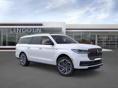 New 2025 Lincoln Navigator L Reserve AWD/4WD image 7