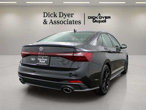 Used 2025 Volkswagen Jetta GLI Autobahn image 2