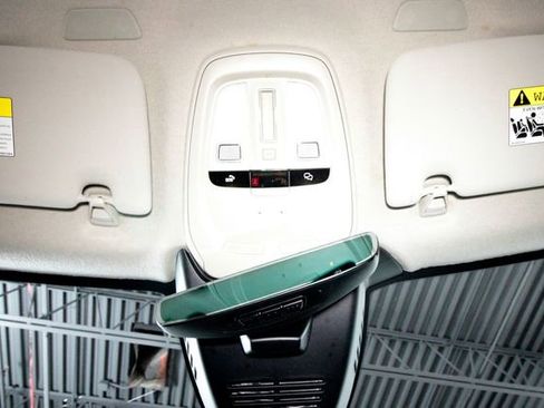 Certified 2023 Volvo XC40 B5 Plus w/ Protection Package Premier image 8