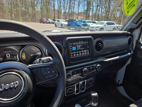 Used 2023 Jeep Wrangler Unlimited AWD/4WD image 27