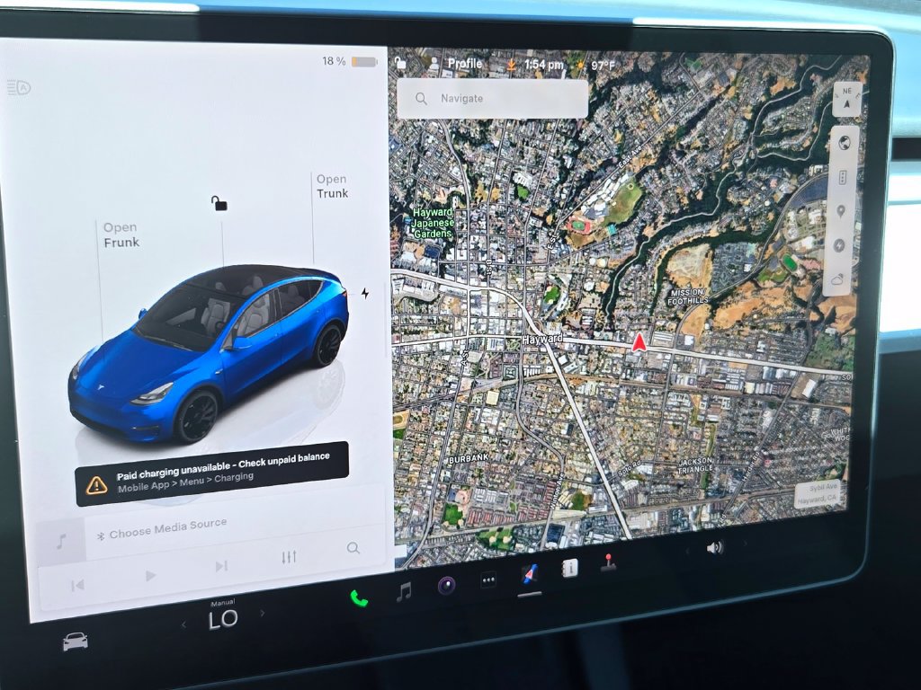 Used 2023 Tesla Model Y Performance AWD/4WD image 18