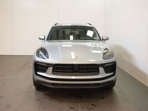 Certified 2026 Porsche Macan AWD/4WD image 7