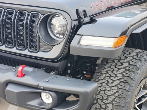 New 2026 Jeep Wrangler Unlimited Rubicon AWD/4WD image 6