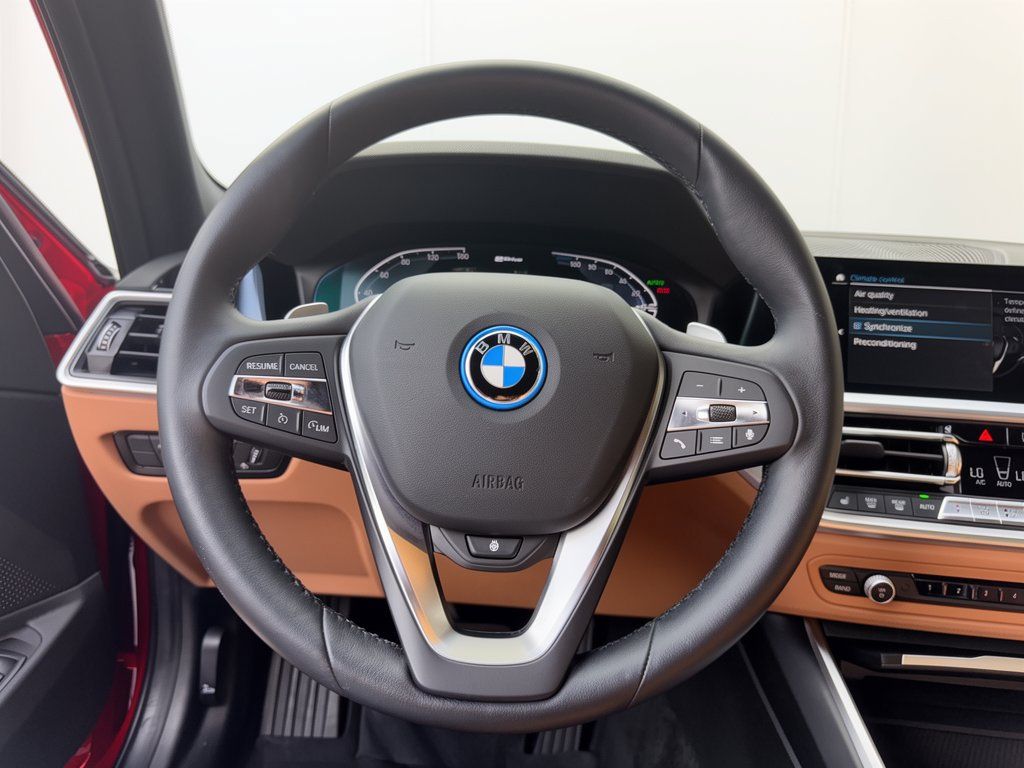 Used 2022 BMW 330e xDrive w/ Premium Package AWD/4WD image 10