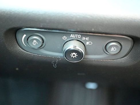 Used 2020 Chevrolet Traverse LT w/ LT Premium Package image 41