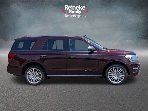 Used 2024 Ford Expedition Platinum AWD/4WD image 4