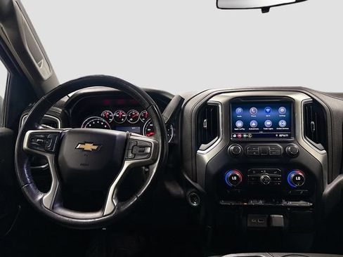 Used 2021 Chevrolet Silverado 1500 LT AWD/4WD image 22