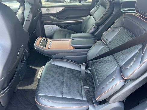 New 2026 Lincoln Navigator Black Label AWD/4WD image 23