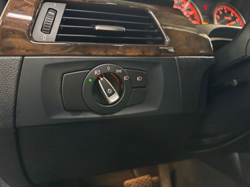 Used 2011 BMW 335i xDrive Sedan image 24