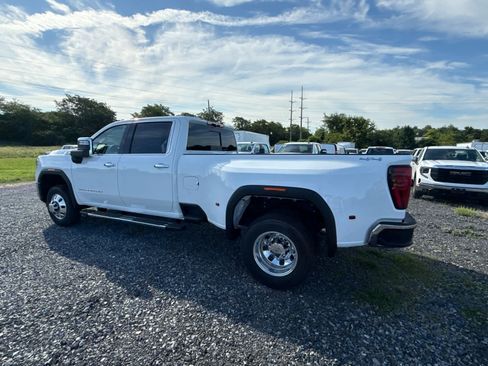 New 2026 GMC Sierra 3500 SLT w/ SLT Premium Package AWD/4WD image 8