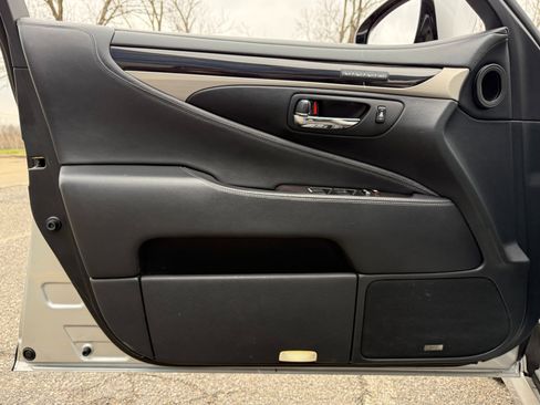 Used 2013 Lexus LS 460 4dr Sdn AWD image 14