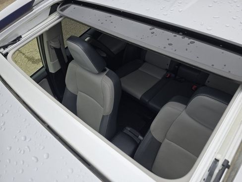 Used 2015 Toyota RAV4 Limited AWD/4WD image 3