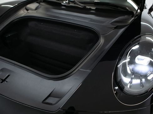 Certified 2025 Porsche 911 Carrera RWD image 31