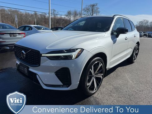 Certified 2023 Volvo XC60 B5 Ultimate w/ Climate Package image 4