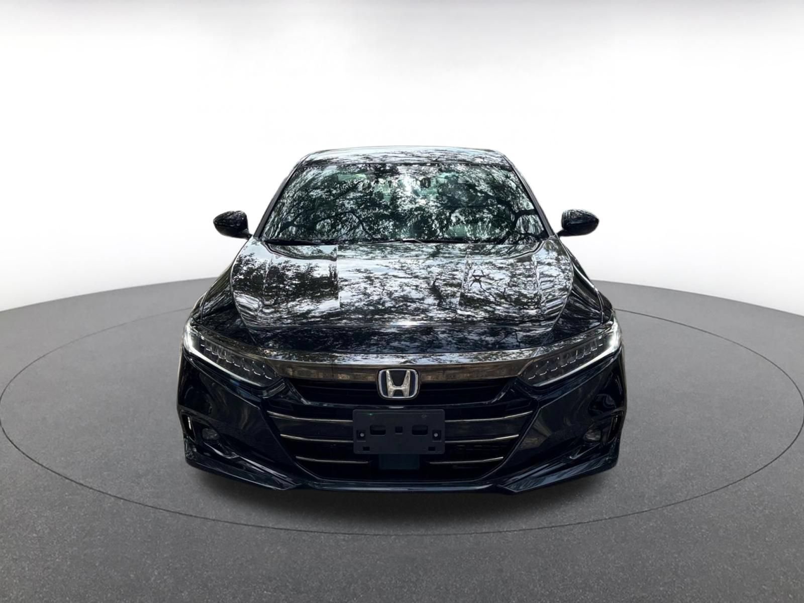 Used 2022 Honda Accord Sport image 2